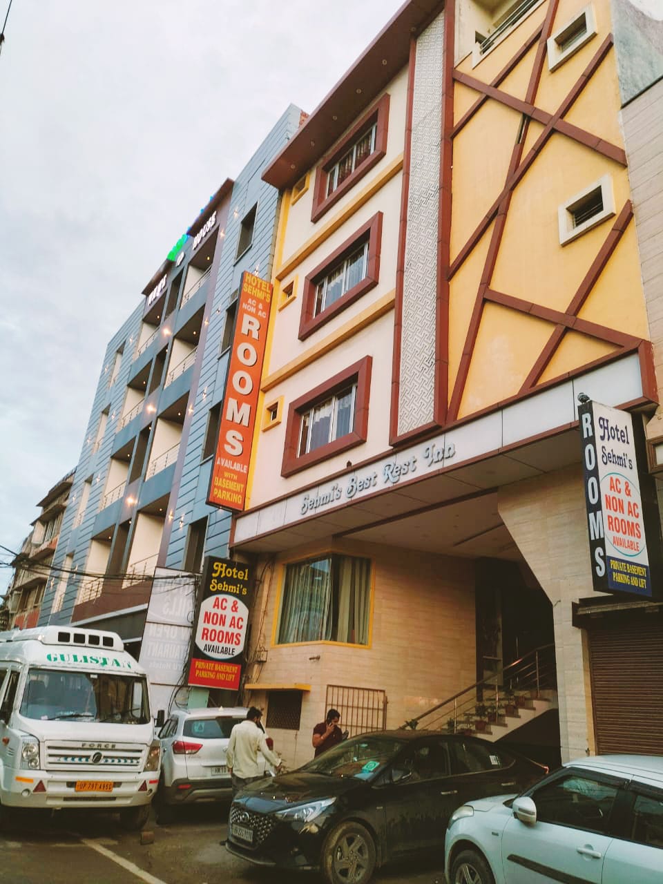 Hotel Semi